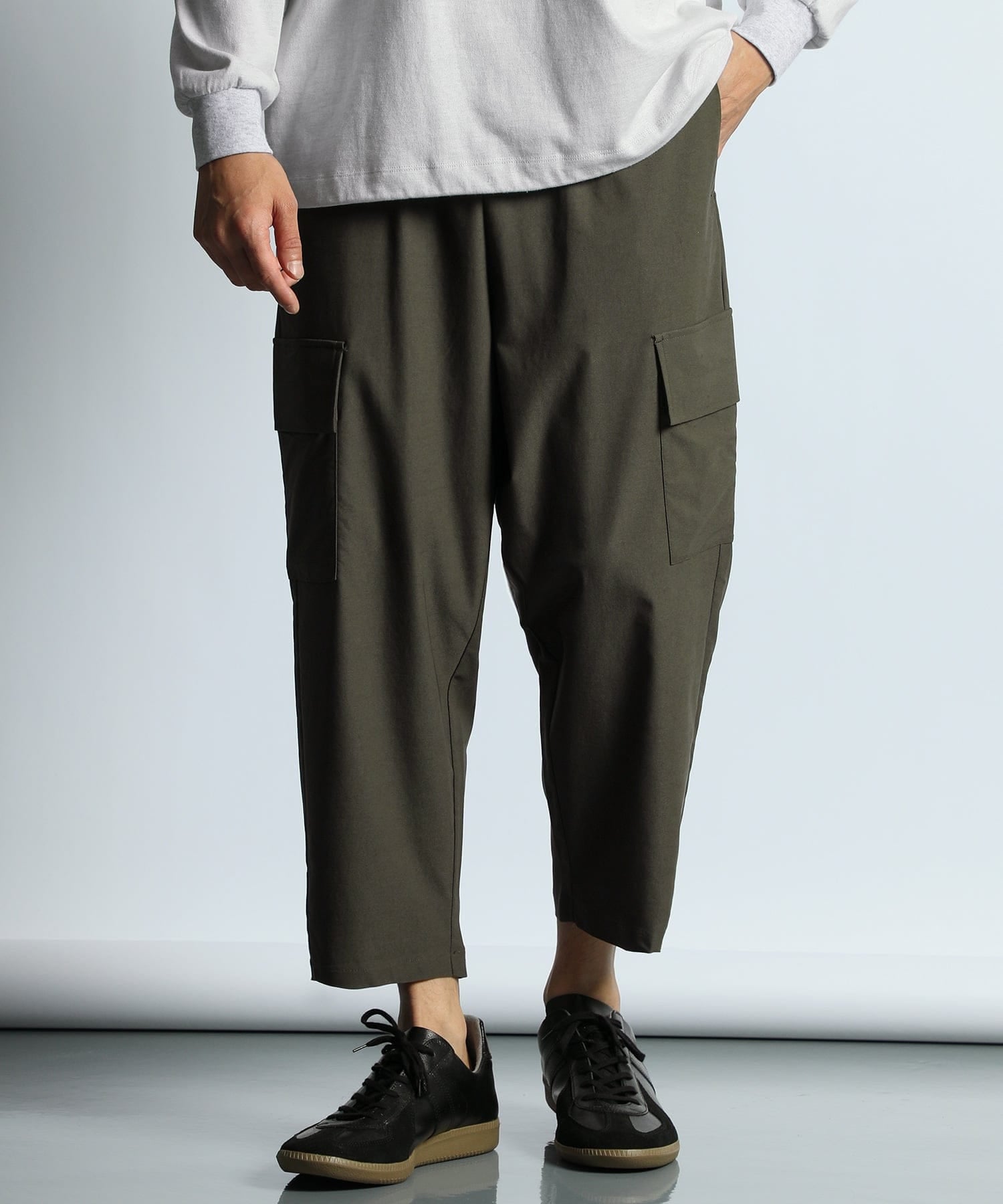 慈雨ジャージ素材パンツ ライトポンチ ジャージ素材 クロップド カーゴパンツ – LANVIN en Bleu
